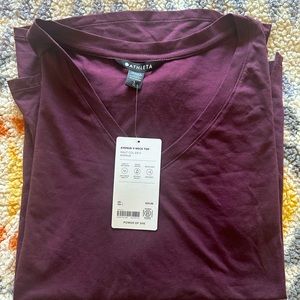 🌟NEW with Tags- Athleta Outbound V-neck in Spiced Cabernet, L